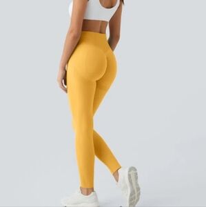 Halara NWT sz large, Seamless Flow High Waisted Butt Lifting Leggings